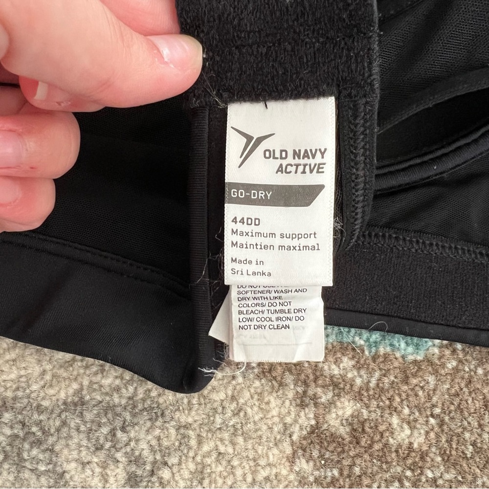 🍎 3/$30 Old Navy Active size 44DD black medium support sports bra - Picture 6 of 6
